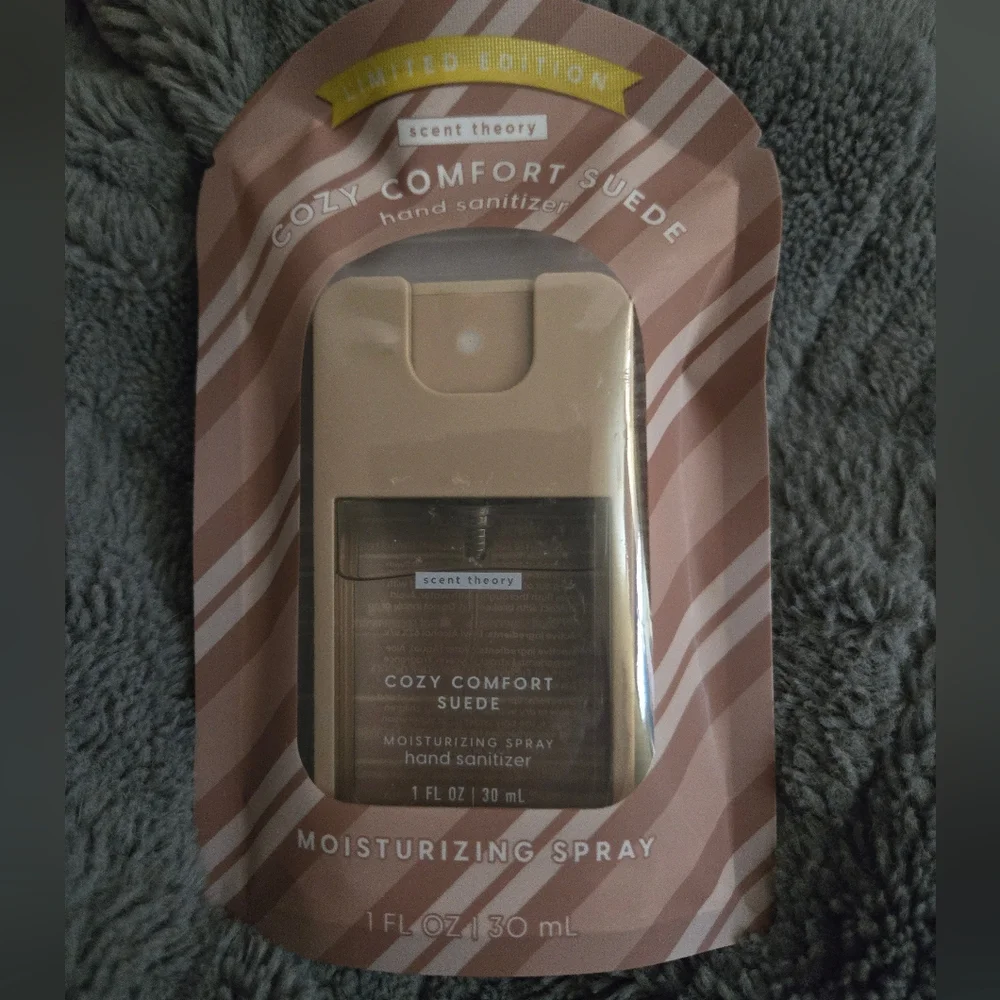 Scent Theory Cozy Comfort Suede Hand Sanitizer - Picture 4 of 4